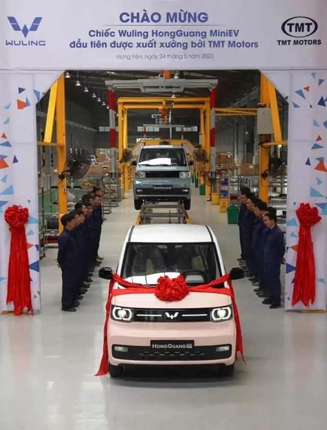 Wuling-Hongguang-mini-EV-ngoai-that