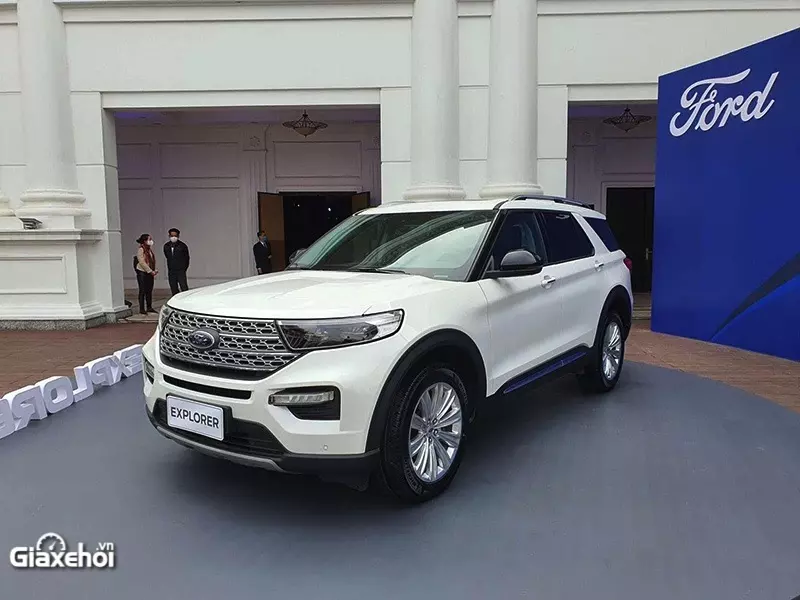 Xe 7 chỗ Ford Everest đang rất được ưa chuộng tại Việt Nam