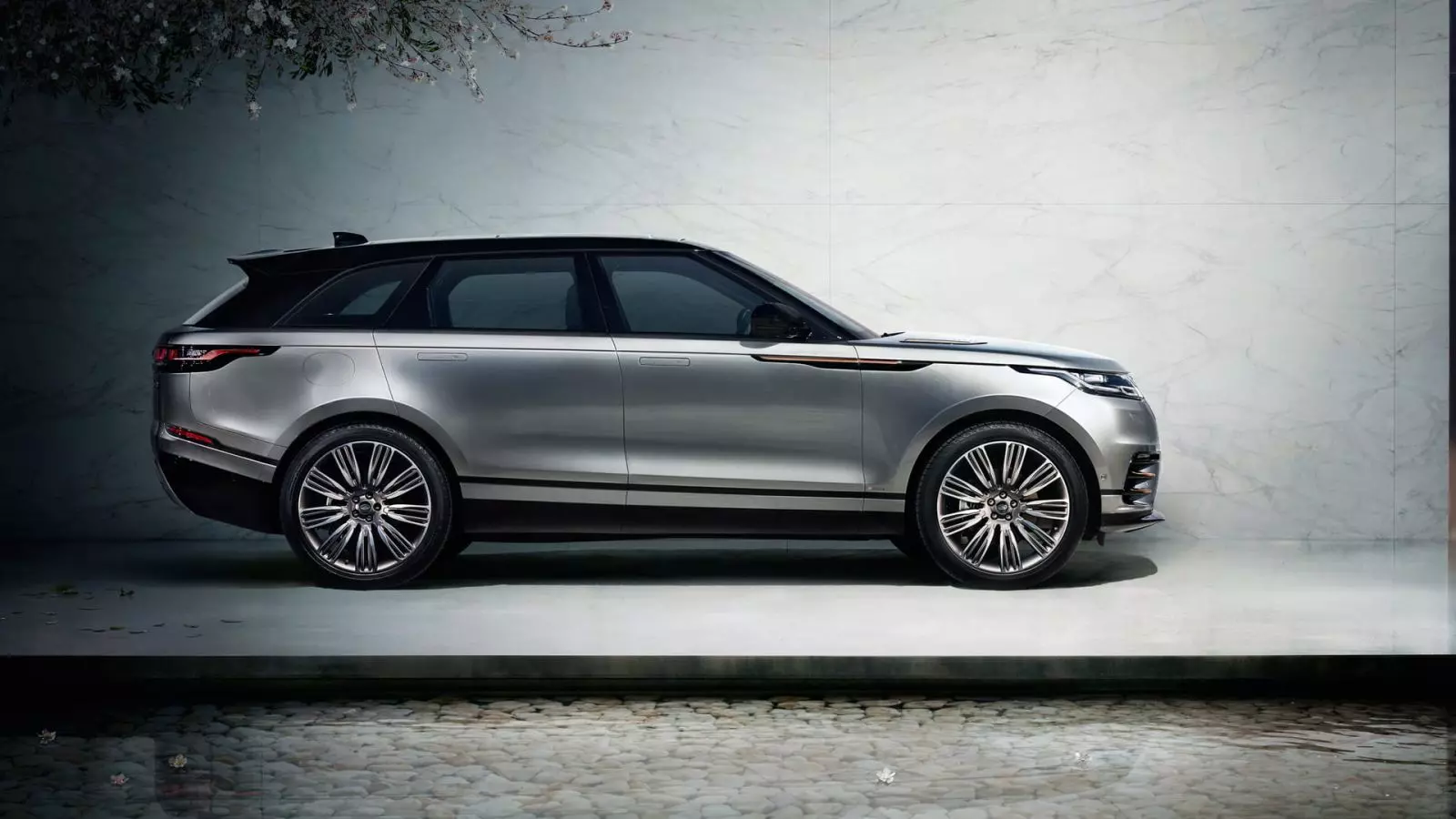 Land Rover - Range Rover Velar