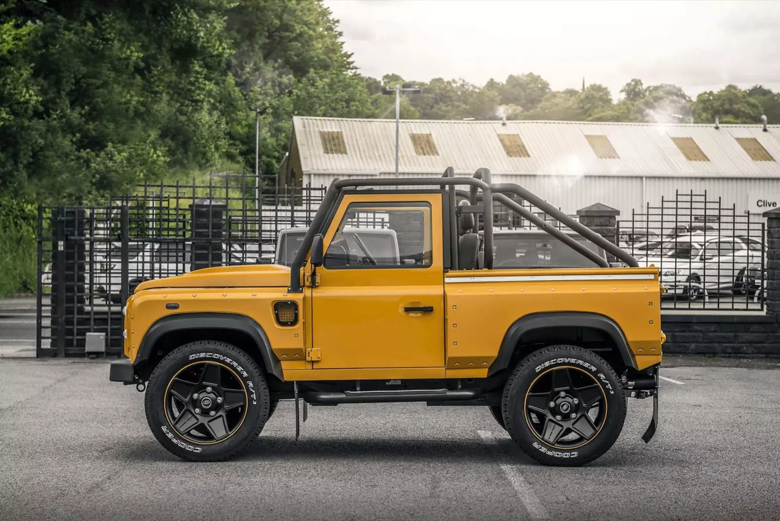 Land Rover Defender 90