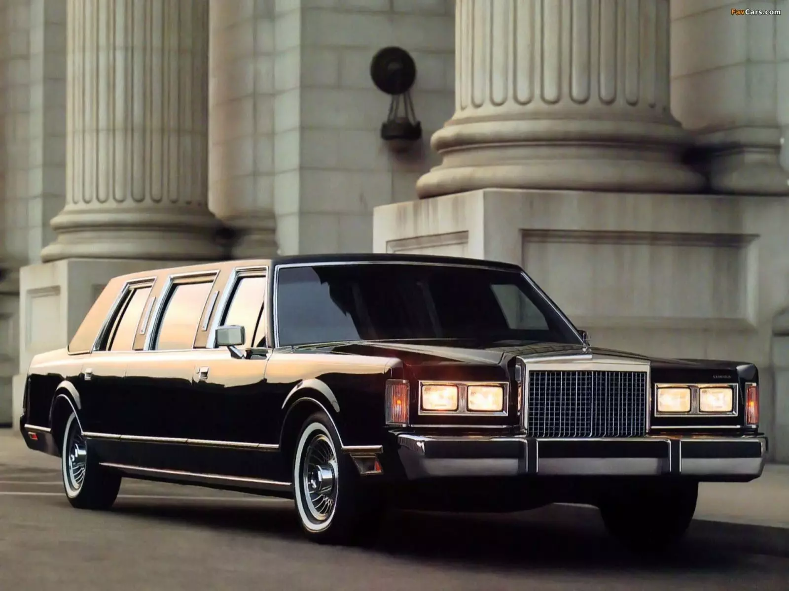 Lincoln Limousine