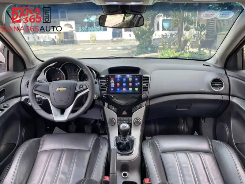 Khoang nội thất Chevrolet Cruze 2018