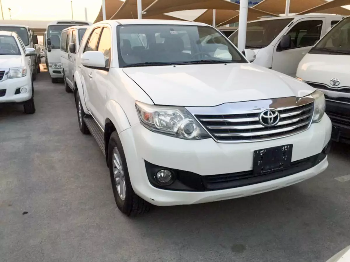 Xe Toyota Fortuner 2013