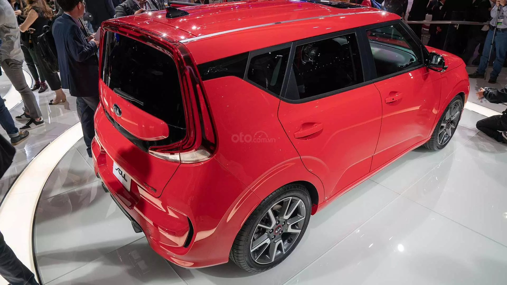 Góc chếch đuôi xe Kia Soul 2020