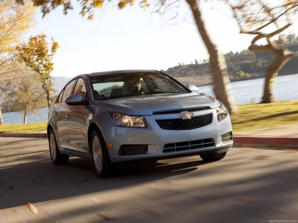 chevrolet_cruze_2012_3.jpg