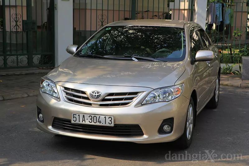 Toyota Altis 2012