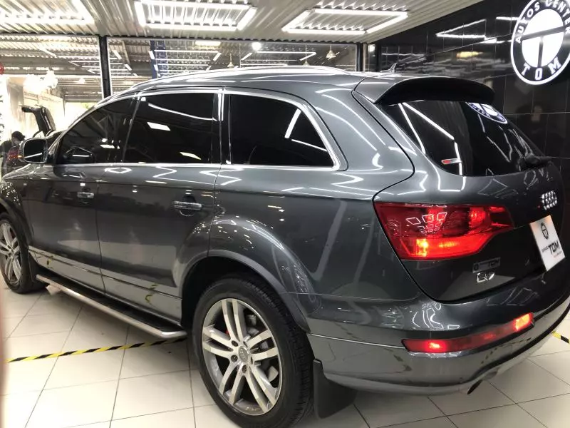 Màn hình giải trí trên Audi Q7 cũ 2008 vẫn hoạt động tốt sau nhiều năm sử dụng