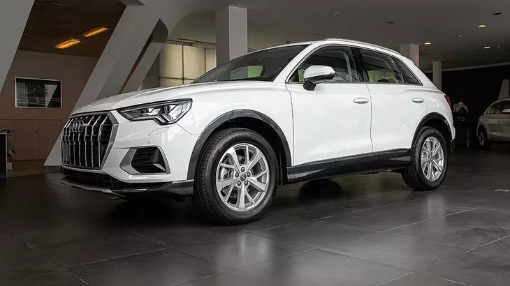 thân xe Audi Q3 2021.