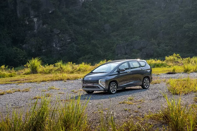 Vận hành Hyundai Stargazer.