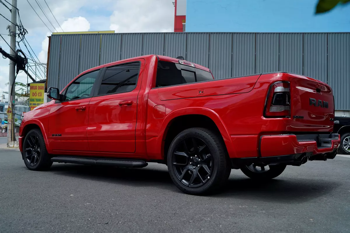 RAM 1500 được đánh giá là “siêu bán tải” mạnh mẽ, sang trọng và đậm chất văn hóa Mỹ