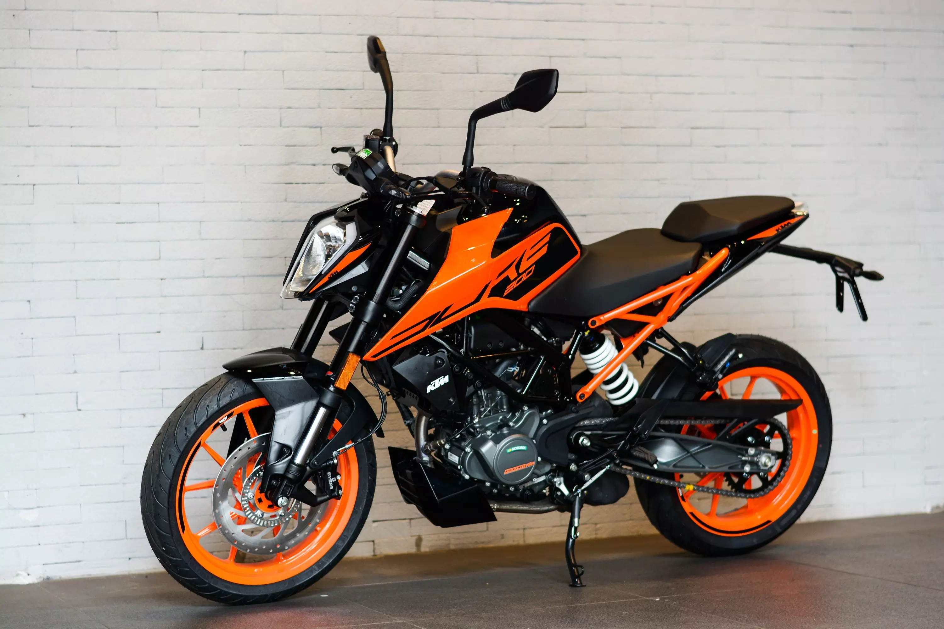 KTM Duke 200 2023 - Thông số vận hành