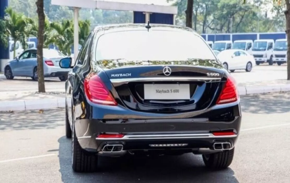 Đuôi xe Mercedes Maybach S600