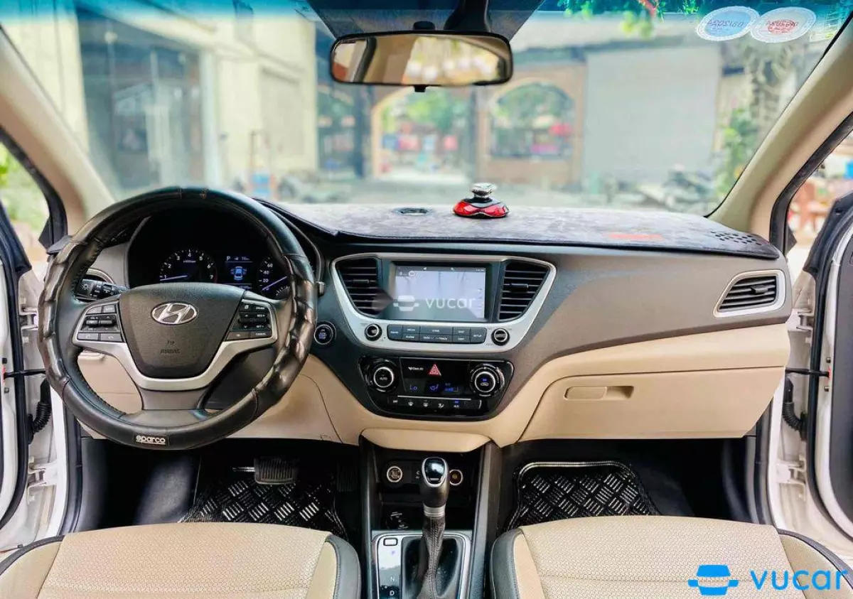 nội thất Hyundai Accent 2020