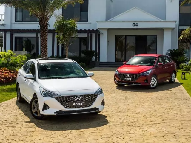 Giá xe Hyundai Accent 2020 tại Oto.com.vn.