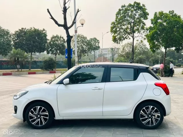 Tìm hiểu thêm về nội thất xe Suzuki Swift 2021.