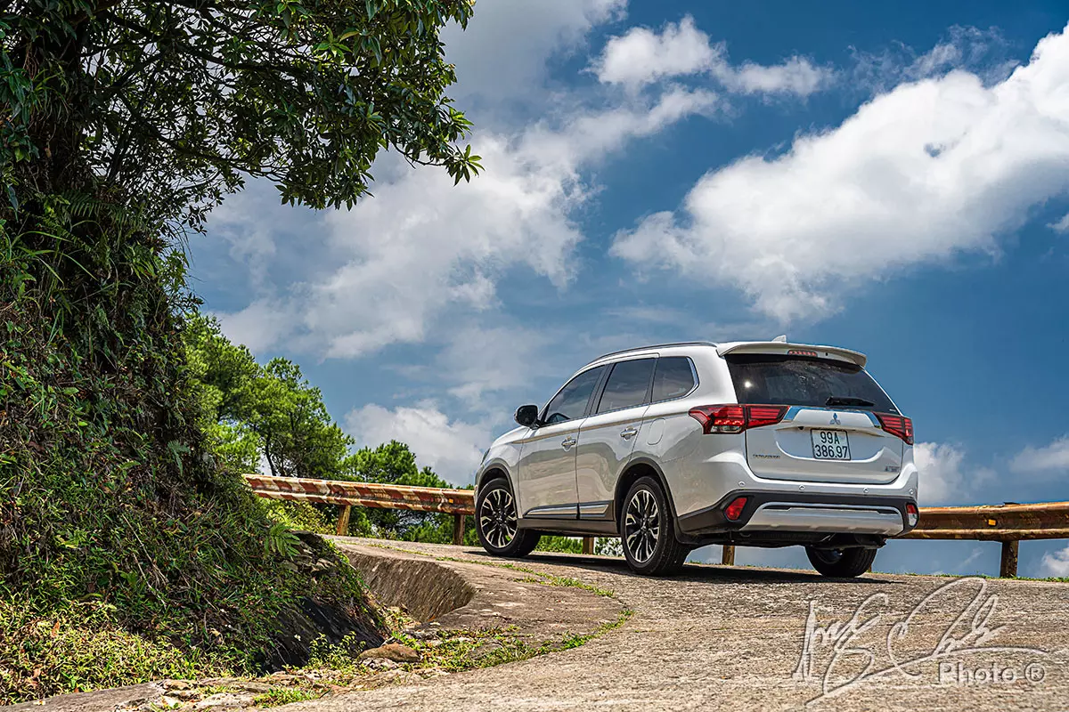 Ưu nhược điểm xe Mitsubishi Outlander 2021: Có hơn Honda CR-V?