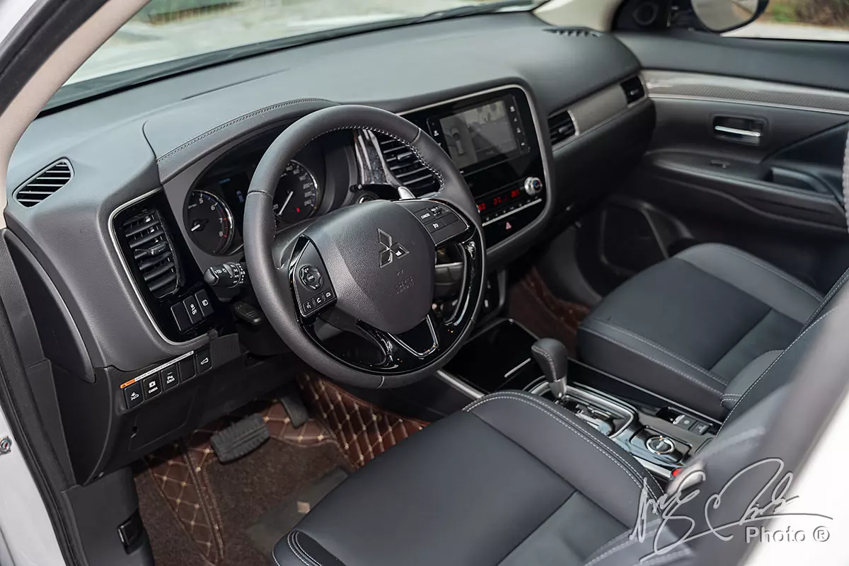 Ưu nhược điểm xe Mitsubishi Outlander 2021: Có hơn Honda CR-V?