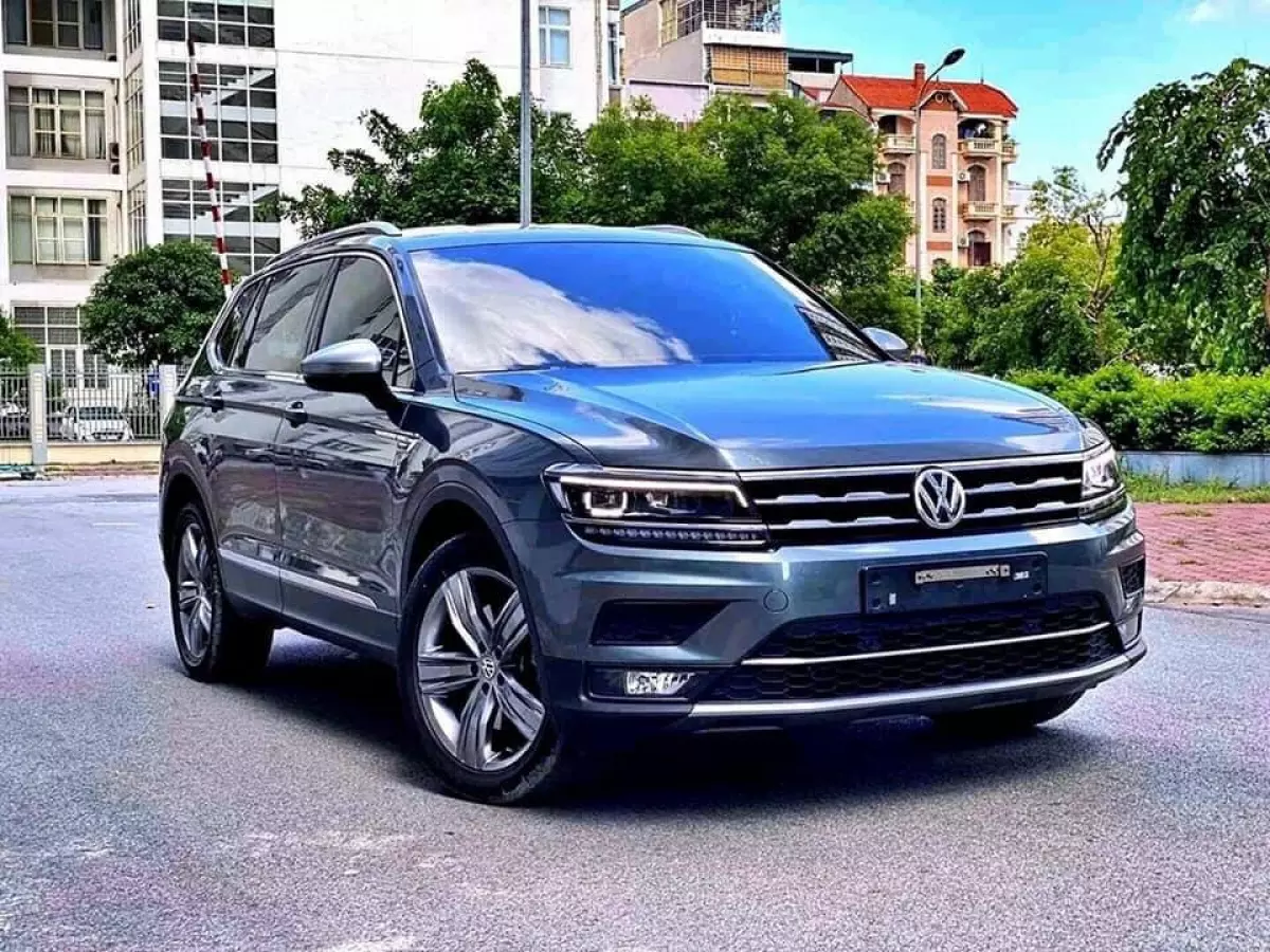 Volkswagen Tiguan mẫu xe SUV 7 chỗ cỡ nhỏ nhập khẩu từ Mexico