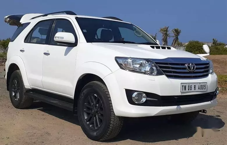 Toyota Fortuner bản Sport đầu tiên