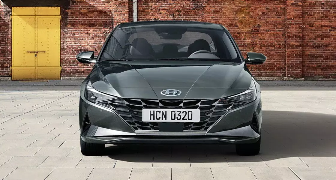 Phần đầu xe của Hyundai Elantra 2023