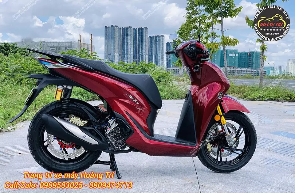 Tổng thể xe Sh 150 2020 màu đỏ cá tính (view bên phải)