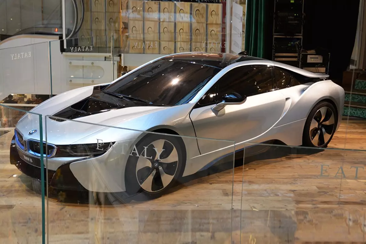 BMW i8