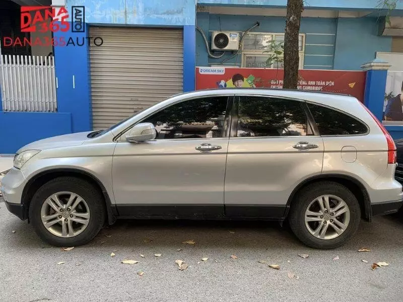 Mặt trái xe Honda CR-V 2012