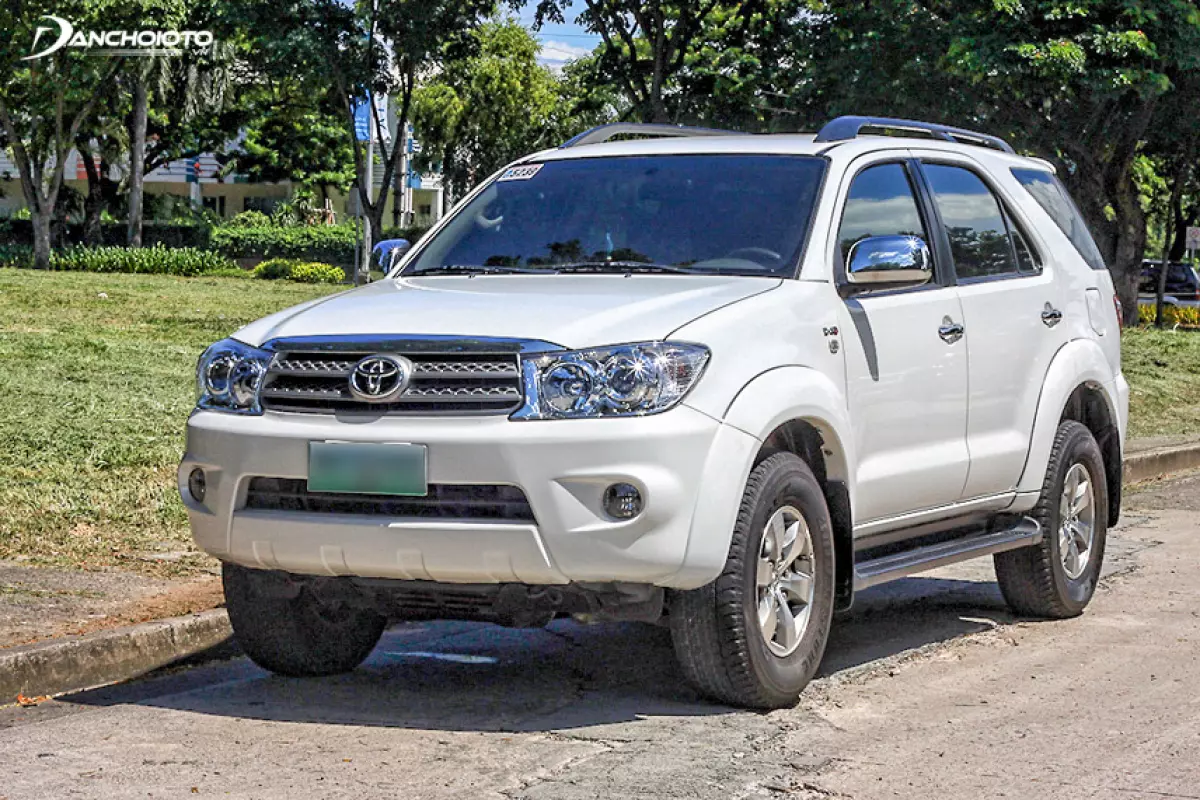 Mẫu xe Toyota Fortuner 2009 bản G