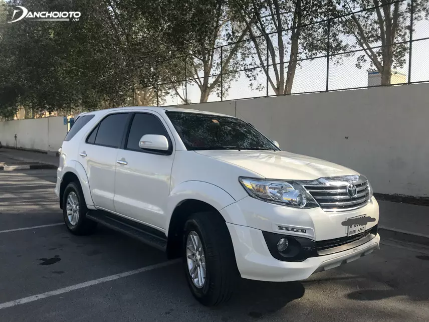 Bảng điều khiển xe Fortuner