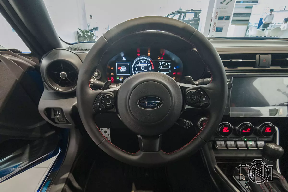 Vô lăng của Subaru BRZ 2022.