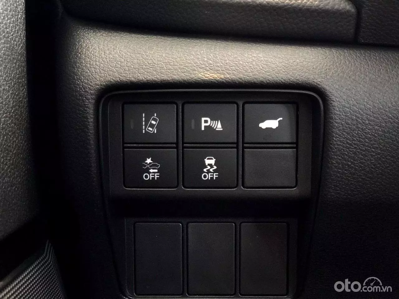 Các phím bấm chức năng tiện lợi trên Honda CR-V.