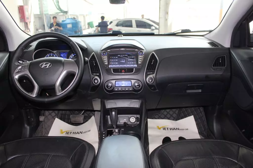 Hyundai Tucson 4WD 2.0AT 2011