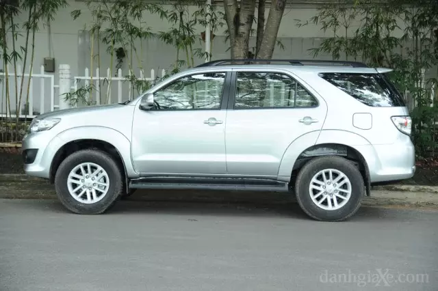 Toyota Fortuner 2012