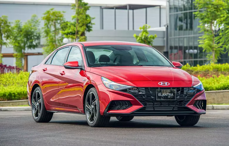 Hyundai Elantra bản N-Line có giá 799 triệu VNĐ