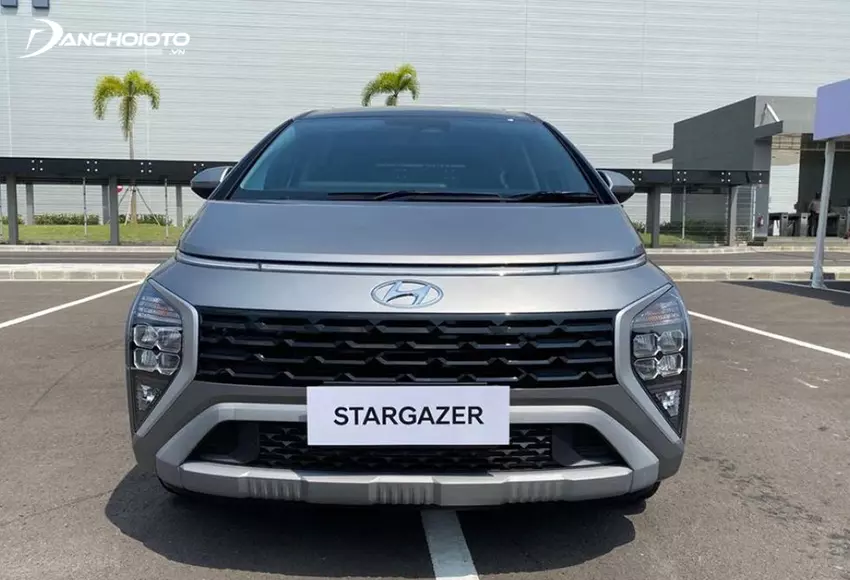 Đuôi xe Hyundai Stargazer 2024 chạy LED đẹp mắt