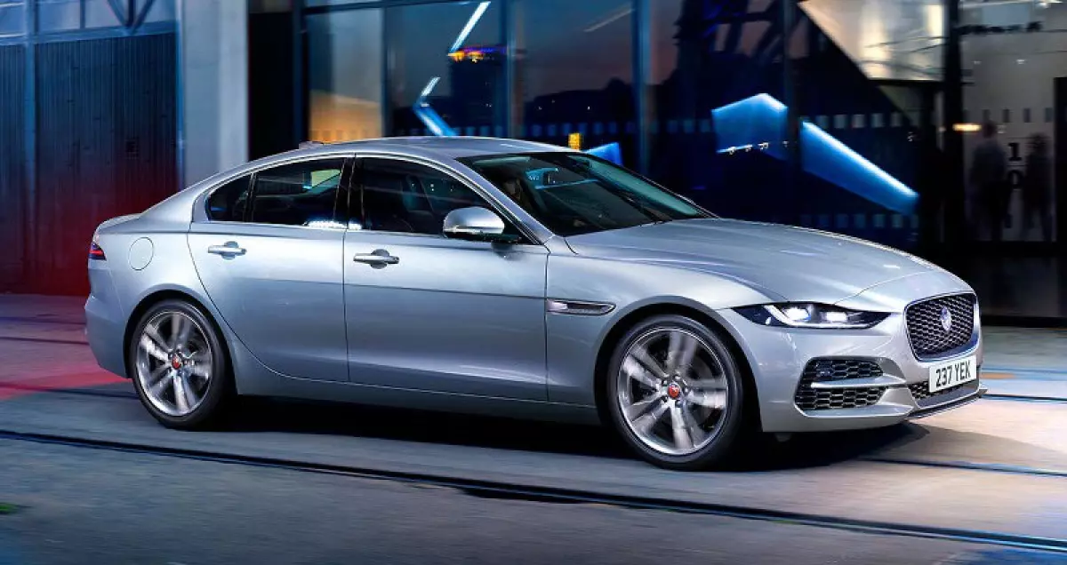 Jaguar XE 2023