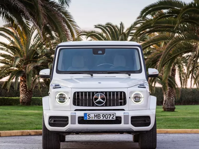 Phần đầu xe Mercedes AMG G63