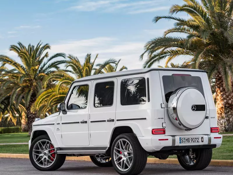 Phần thân sau xe Mercedes G63 AMG