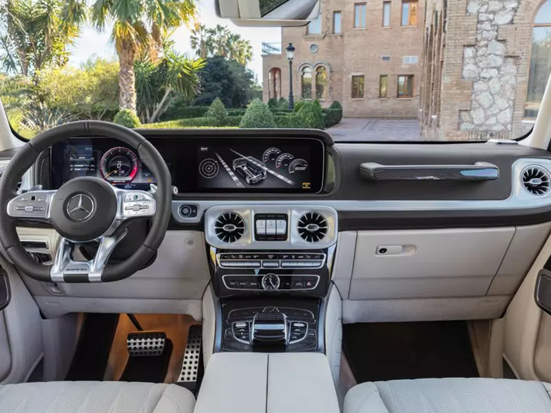 Khoang nội thất xe Mercedes-AMG G63