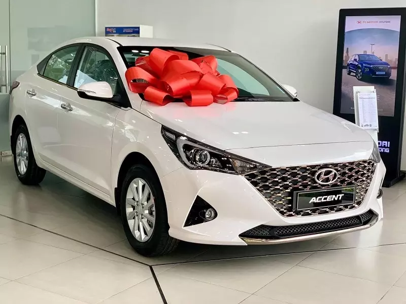 Hyundai Accent màu trắng