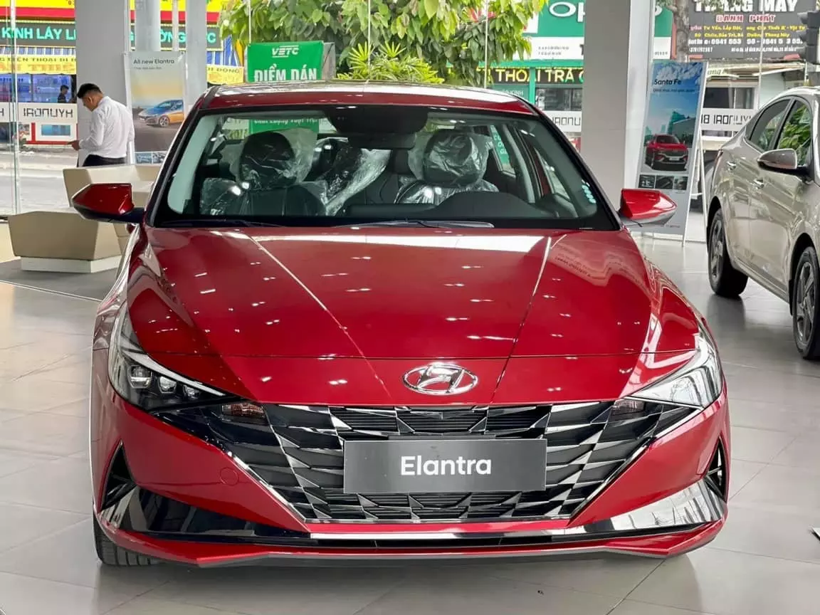 Elantra 1.6 At 2023 đặc Biệt đầu Xe