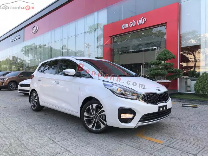 Ngoại thất Kia Rondo 2022