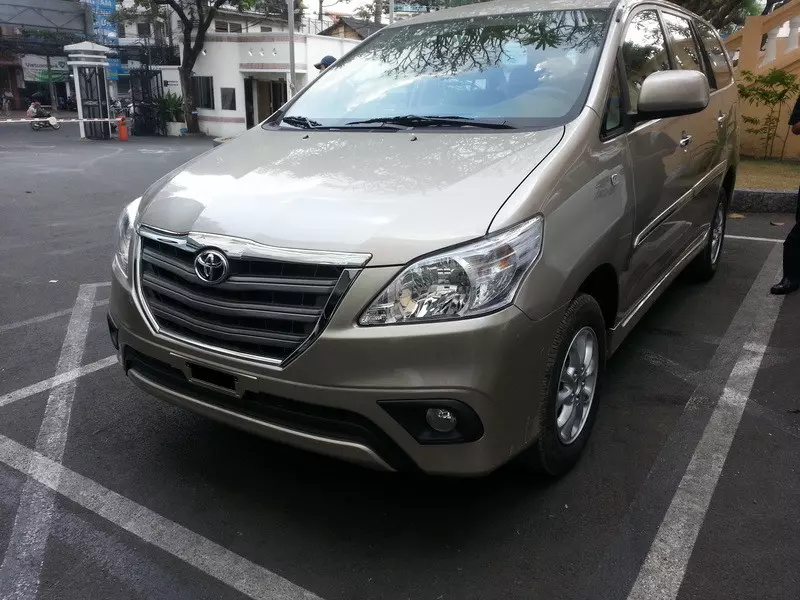 Toyota Innova 2012 - 2014.