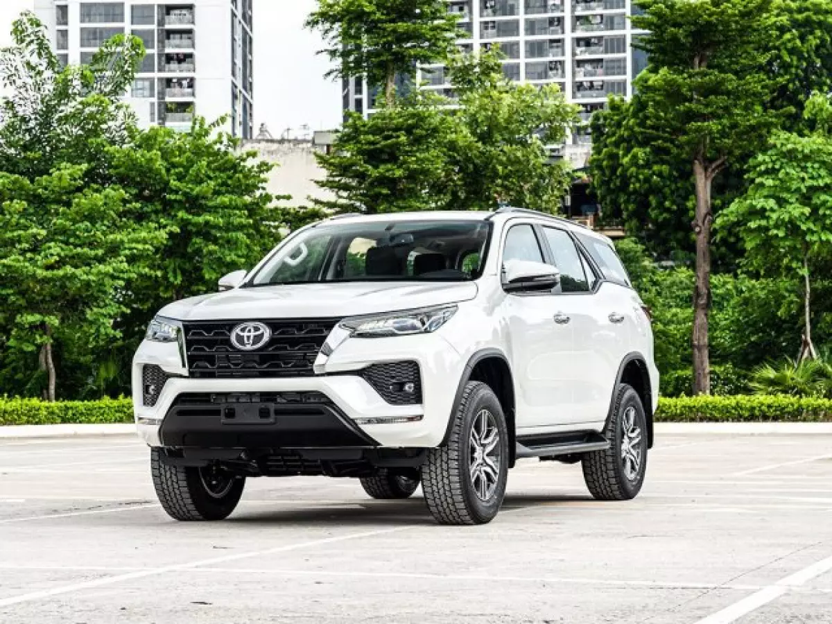 Ngoại hình Toyota Fortuner cũ đời 2018 - 2019.