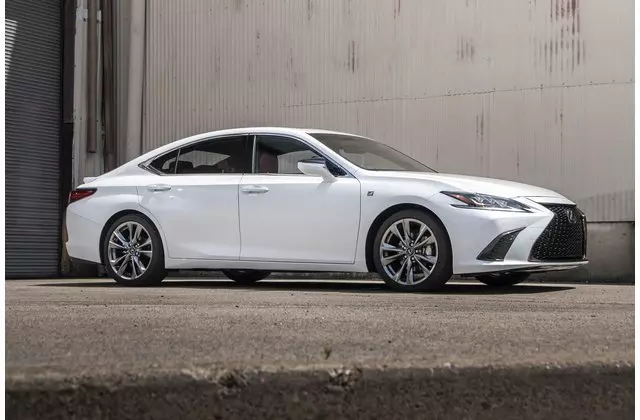 Lexus ES 2020