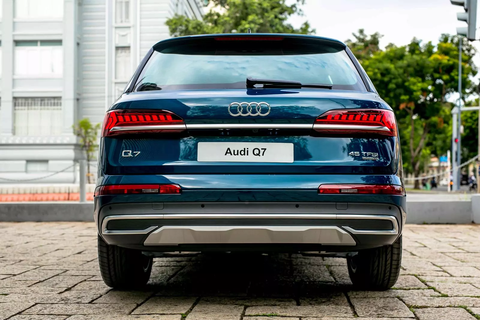 Phần đuôi xe Audi Q7 2024