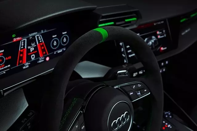 Audi-RS3-2022-van-hanh