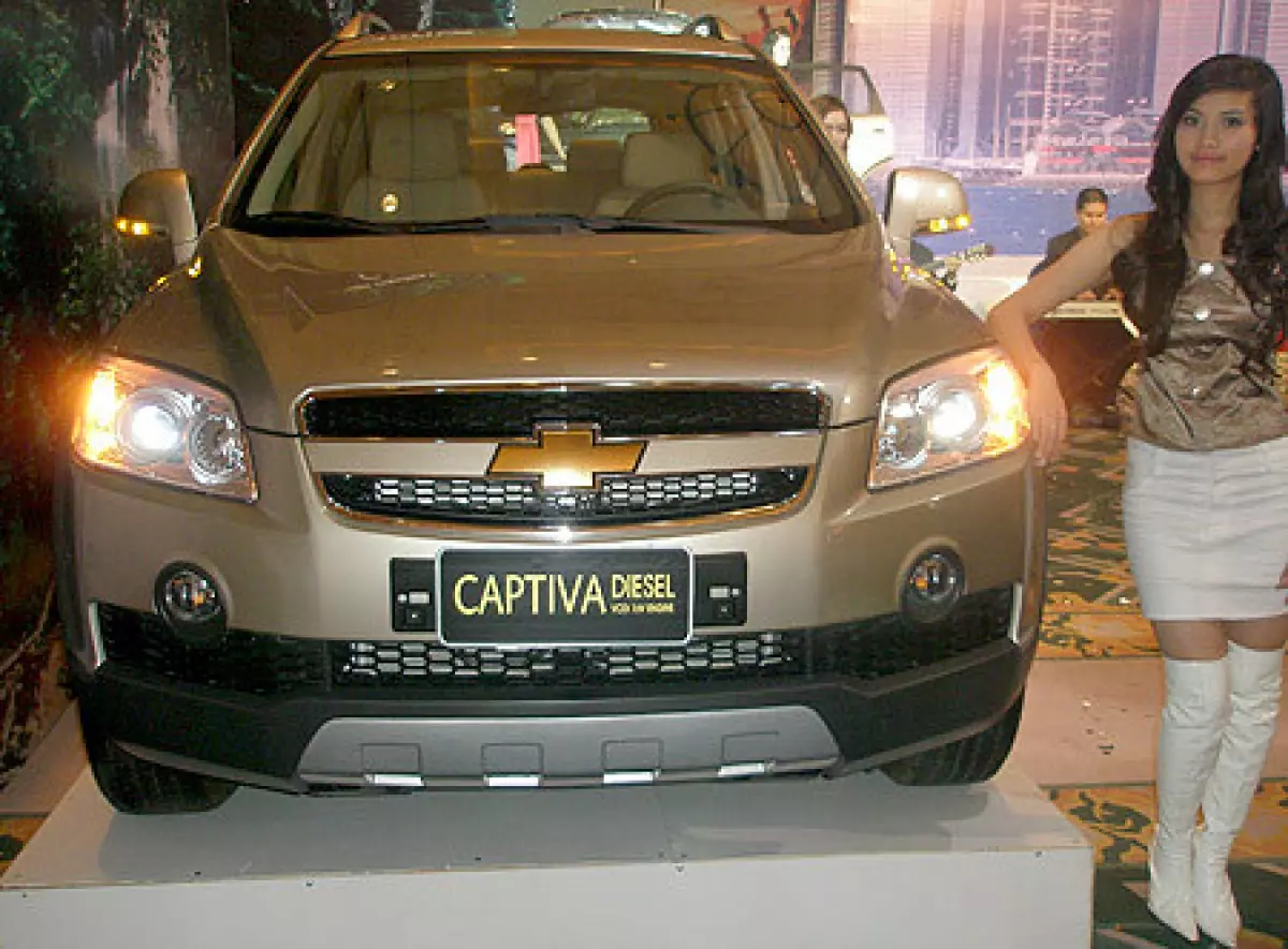 Có nên mua  <a href='https://giatoyota.vn/danh-gia-chevrolet-captiva-qua-lai-thu-12000-km-a2977.html' title='chevrolet captiva' class='hover-show-link replace-link-75'>chevrolet captiva<span class='hover-show-content'></span></a>  máy dầu hơn 10 năm sử dụng?.