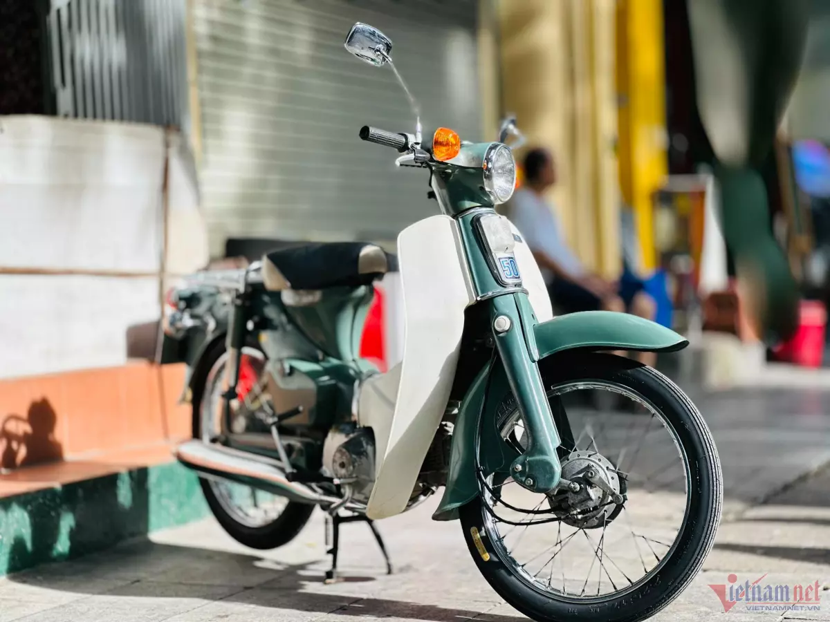 Honda Cub 50 đời 1979 mới được anh Đỗ Quang Tú "săn" mua được.