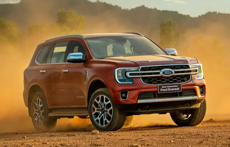 "Phần đầu xe Ford Everest 2023"